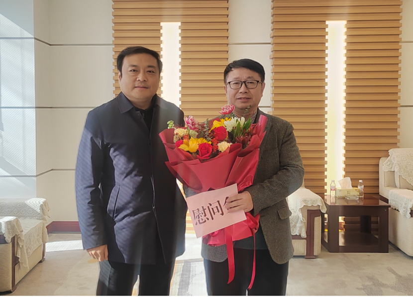 譙城區(qū)委周霄書記慰問(wèn)九洲方圓高層次人才